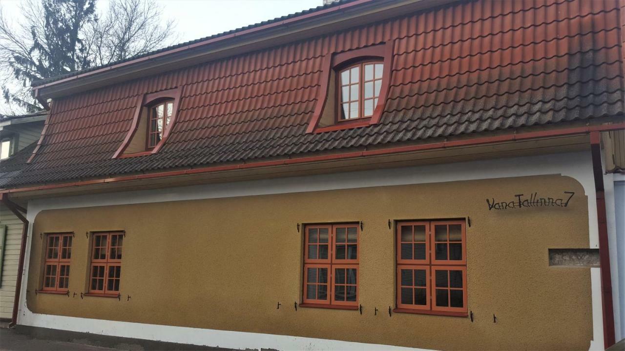 Deluxe Apartments In The City Center With Balcony Pärnu Exterior foto